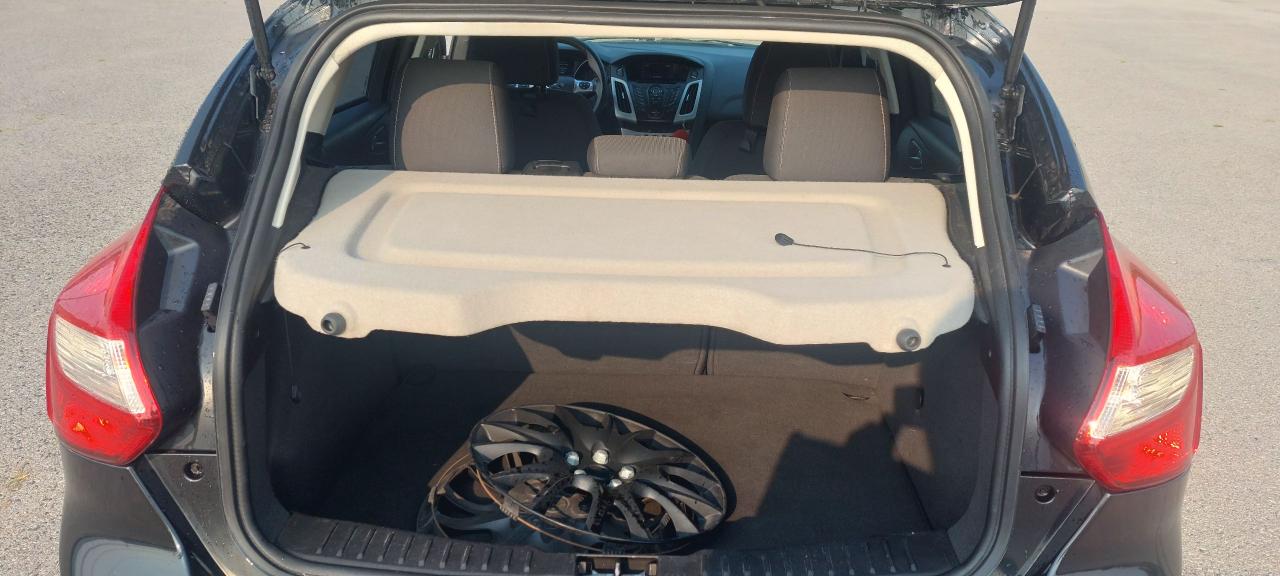 2014 Ford Focus SE - Photo #9