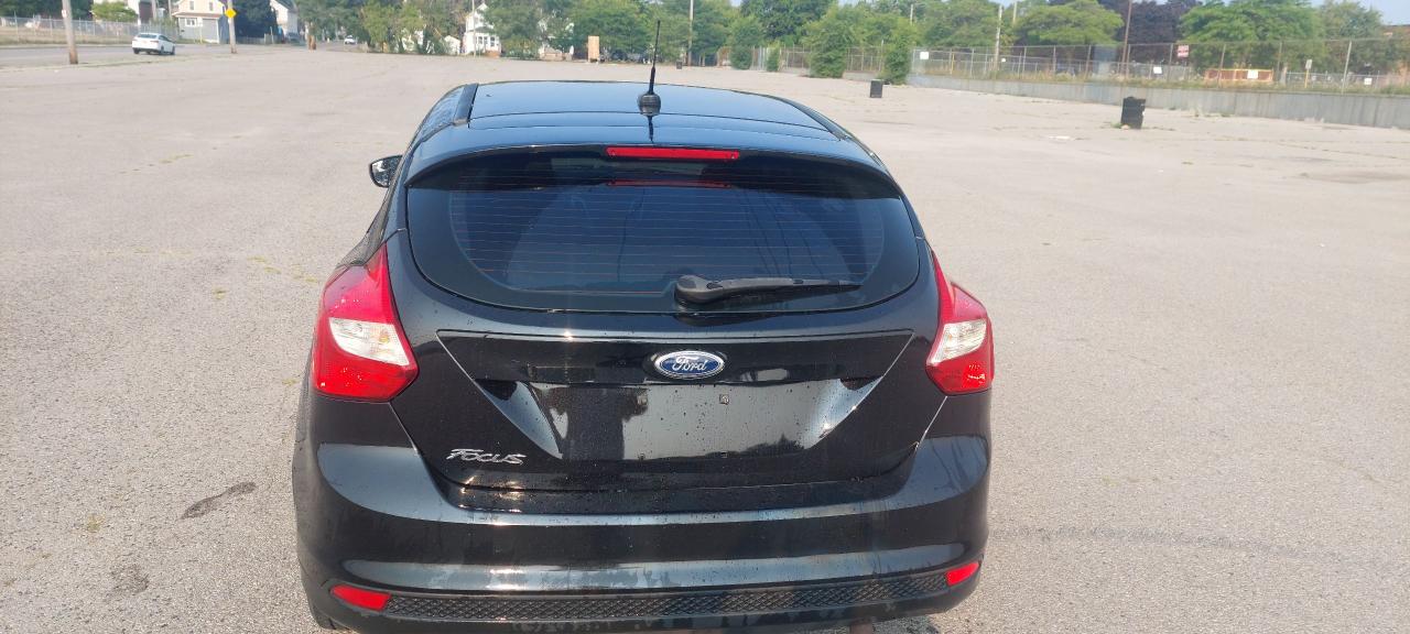 2014 Ford Focus SE - Photo #4