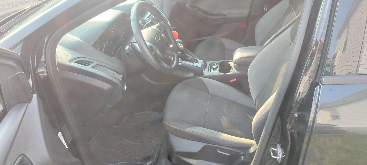2014 Ford Focus SE - Photo #16