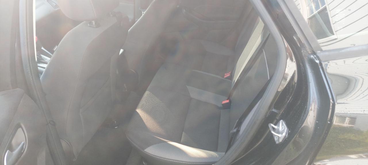 2014 Ford Focus SE - Photo #19