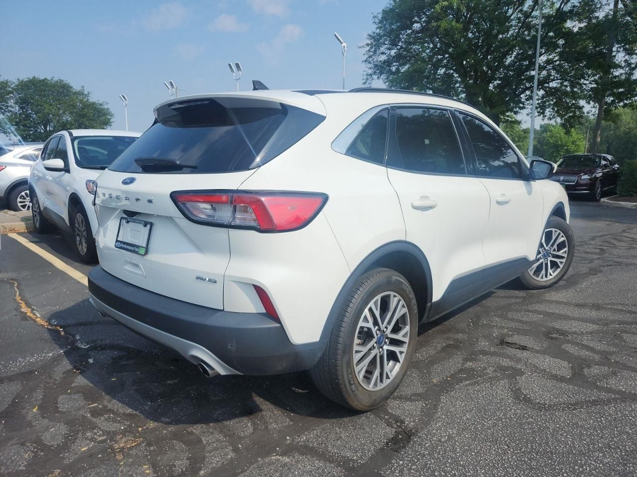 2021 Ford Escape SEL Photo2