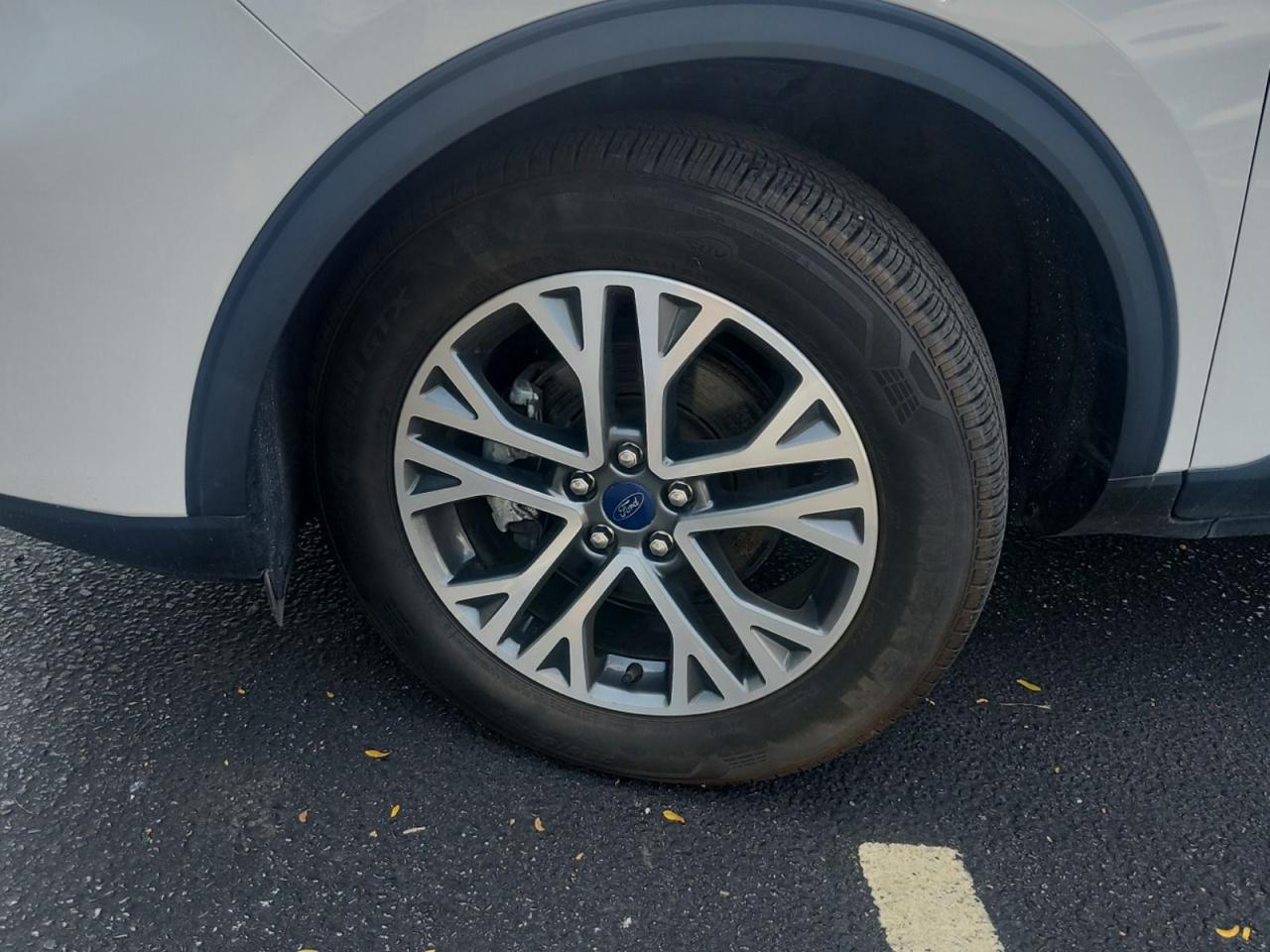 2021 Ford Escape SEL Photo