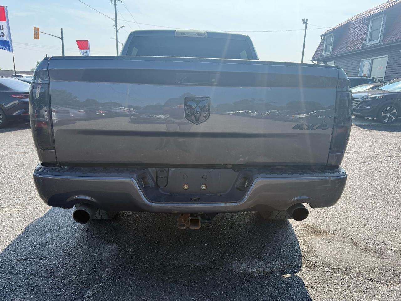 2018 RAM 1500 CREWCAB 4X4 5.7L HEMI Photo4