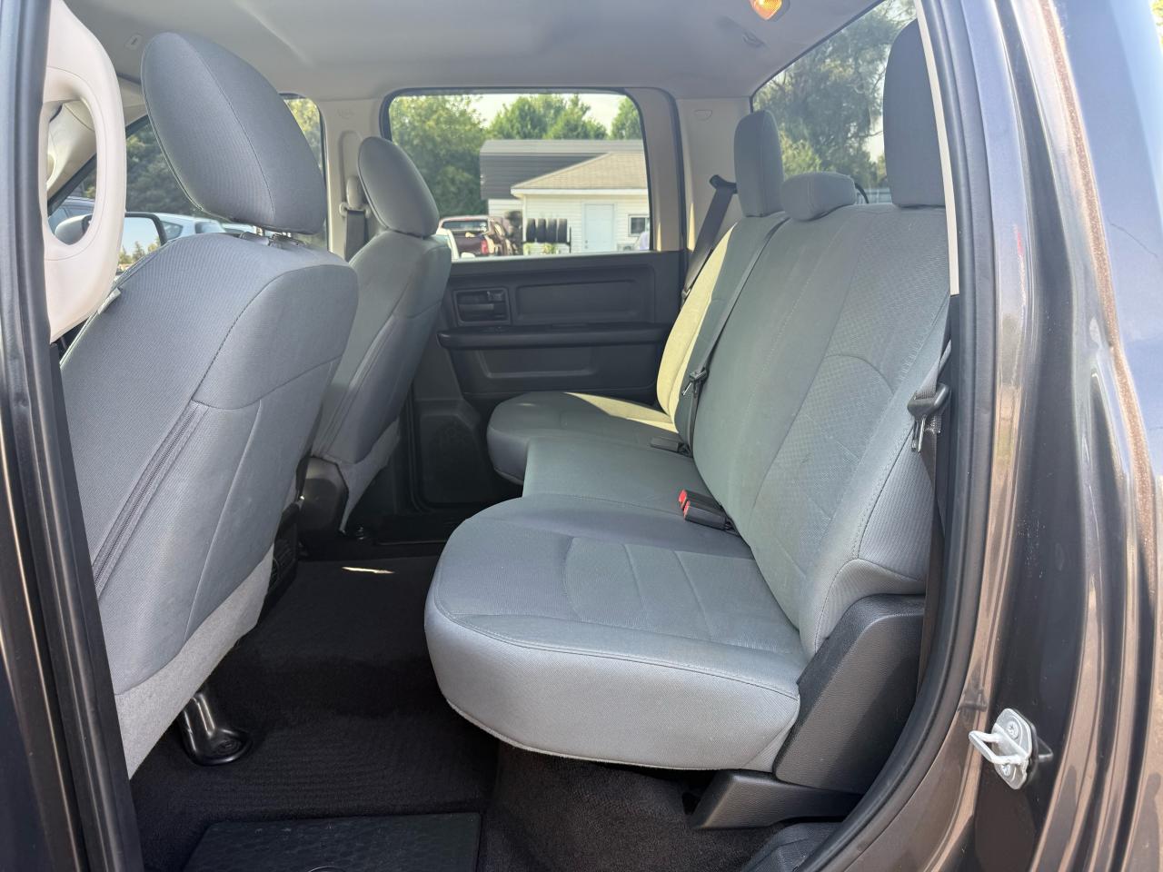 2018 RAM 1500 CREWCAB 4X4 5.7L HEMI Photo12
