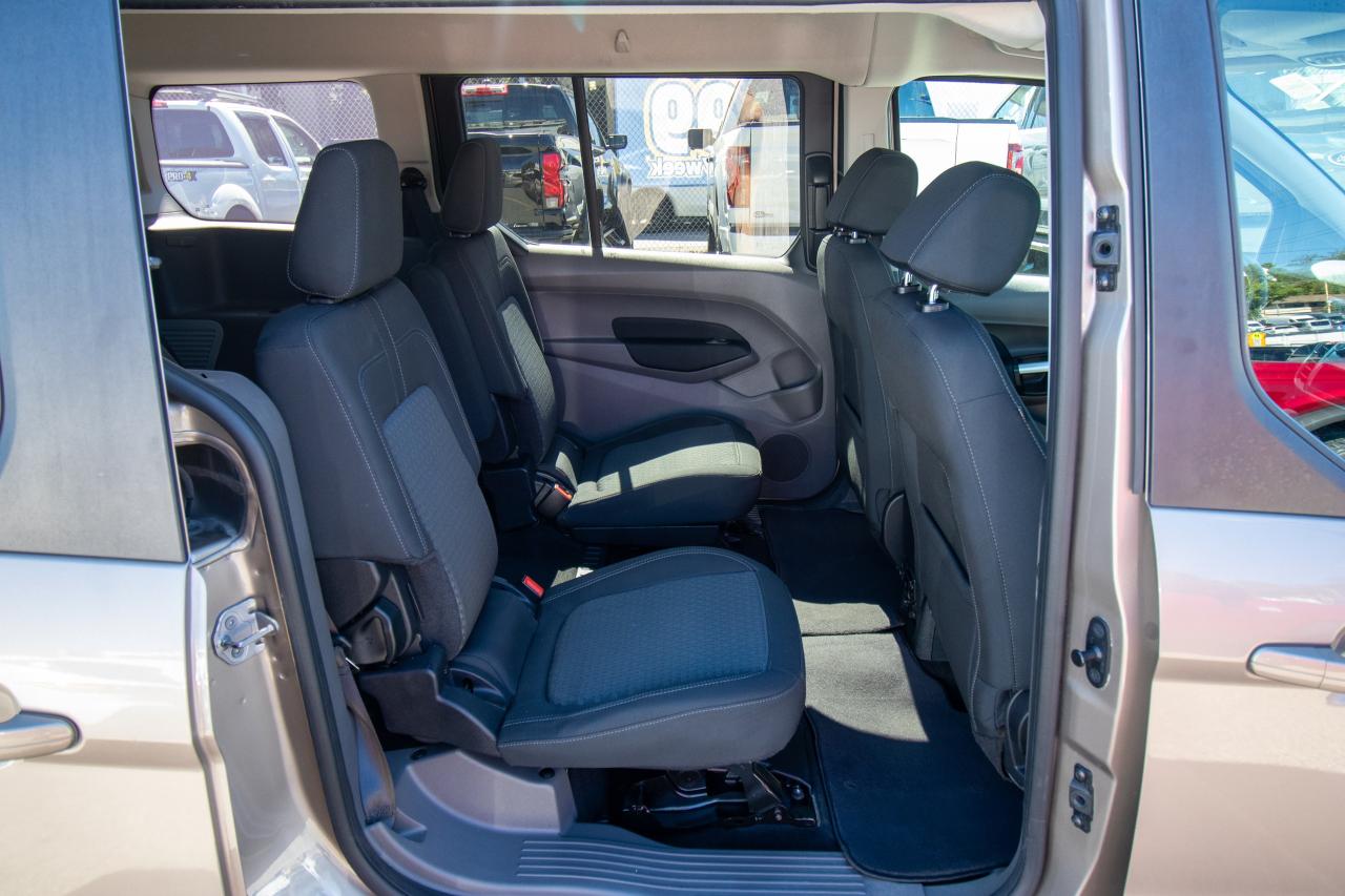 2020 Ford Transit Connect XLT w/Dual Sliding Doors & Rear Liftgate Photo5