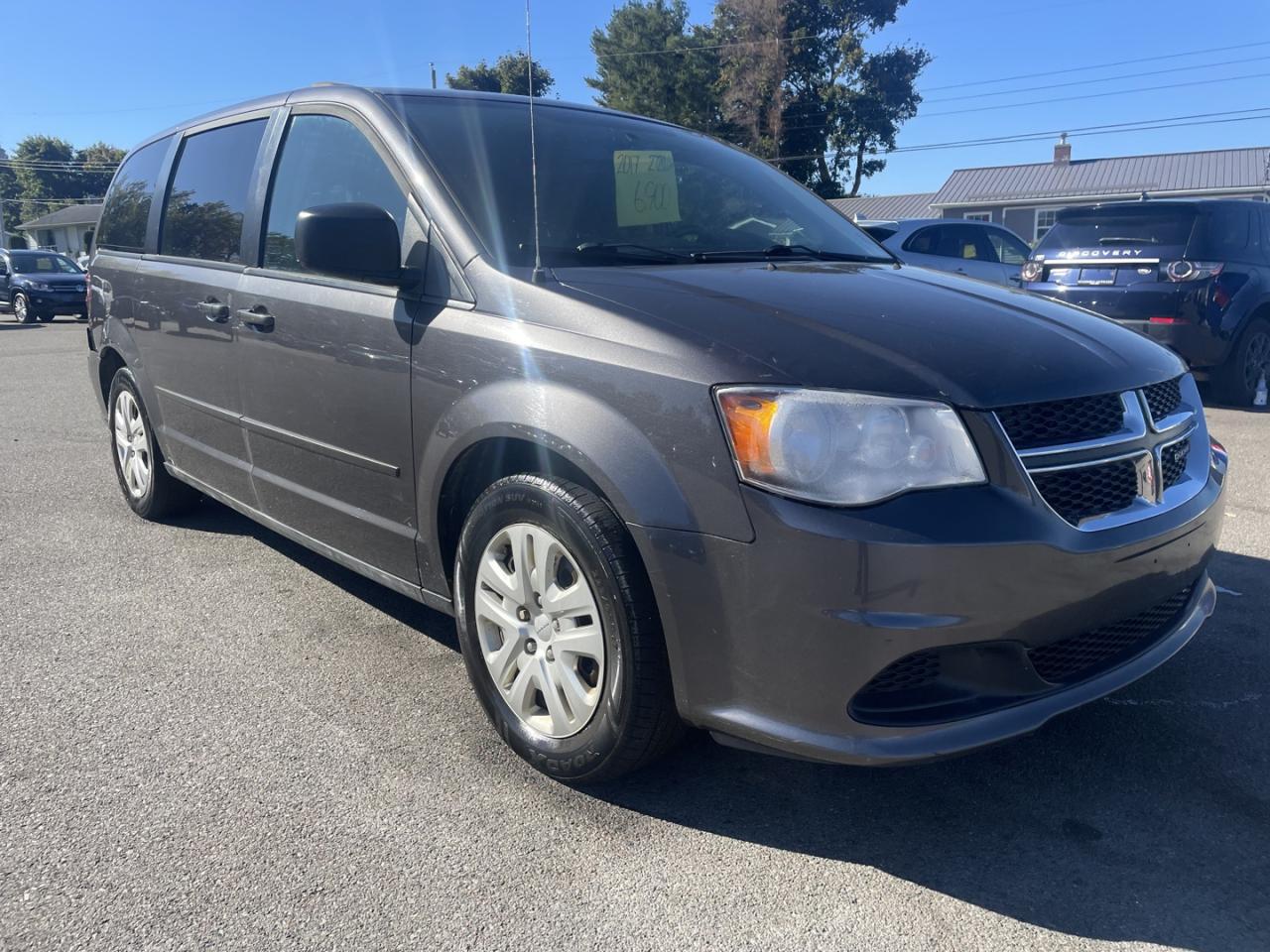 Used 2017 Dodge Grand Caravan SE / DVD ENTERTAINMENT / FACTORY REMOTE START / TOUCH SCREEN HEAD UNIT / CAPTAIN STYLE STO N GO SEATING for sale in Truro, NS
