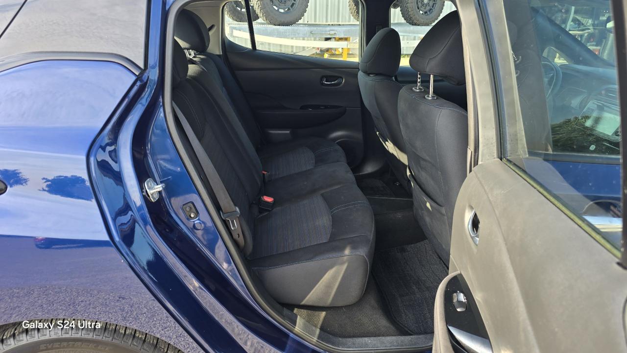 2018 Nissan Leaf SV - Photo #16