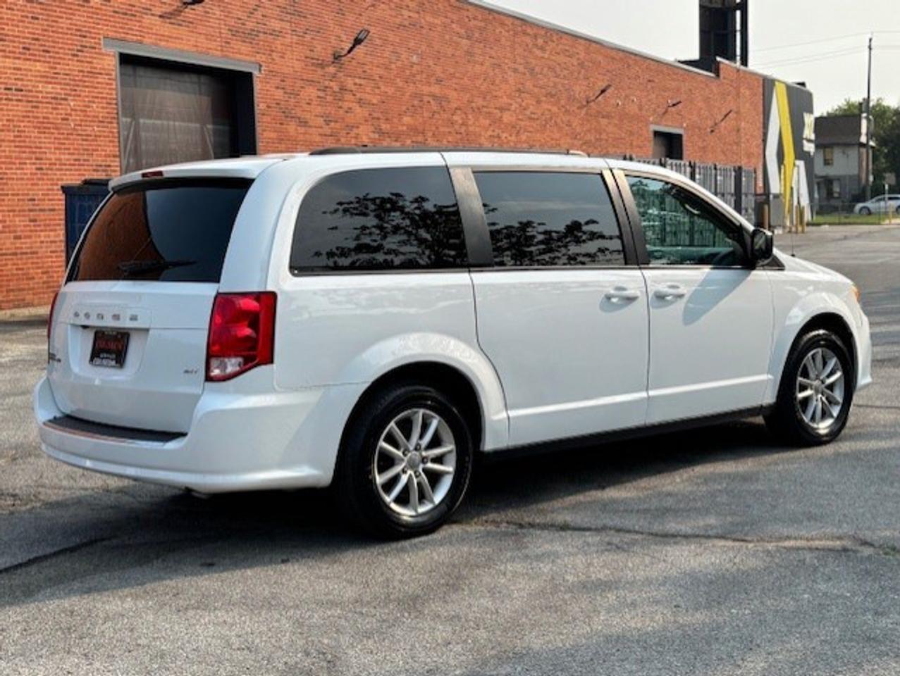 2020 Dodge Grand Caravan SXT **ONLY 46,000KM** BACK UP CAMERA-CERTIFIED! Photo