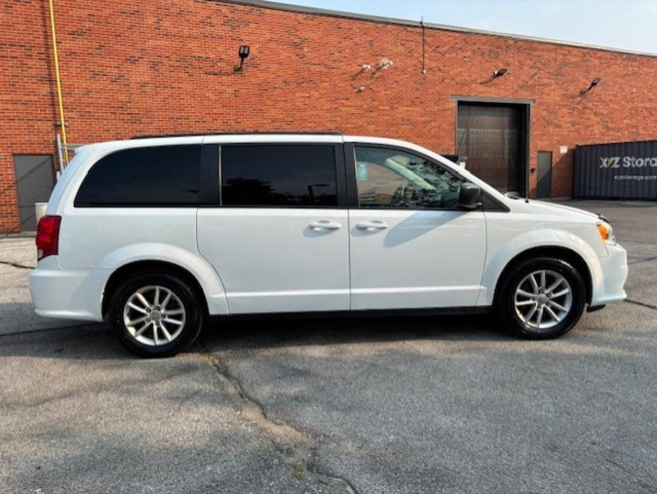 2020 Dodge Grand Caravan SXT **ONLY 46,000KM** BACK UP CAMERA-CERTIFIED! Photo