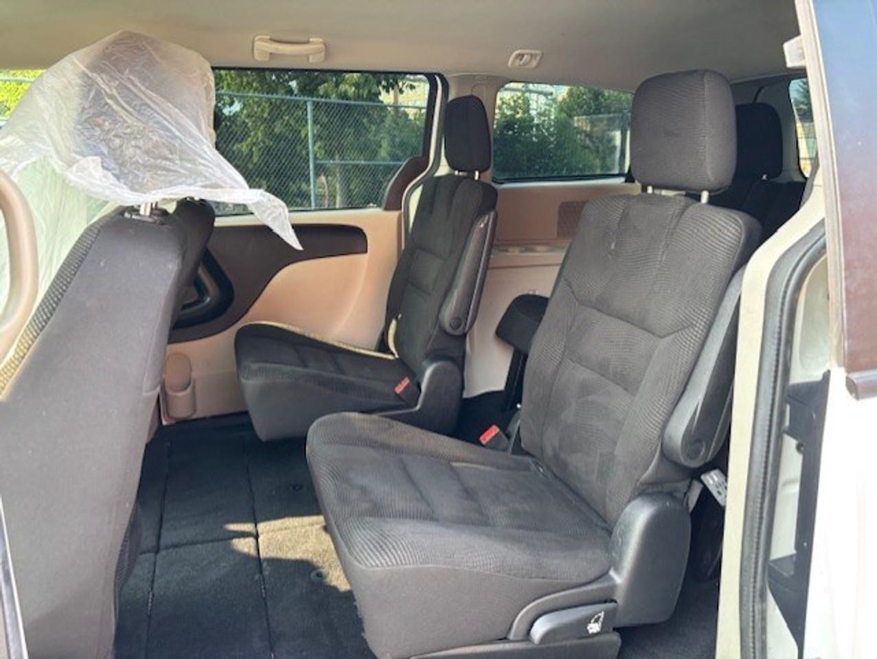 2020 Dodge Grand Caravan SXT **ONLY 46,000KM** BACK UP CAMERA-CERTIFIED! Photo