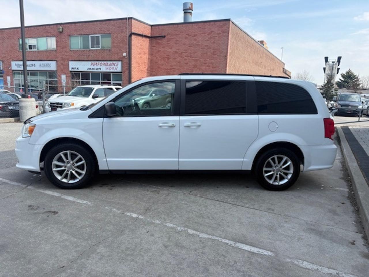 2020 Dodge Grand Caravan SXT **ONLY 46,000KM** BACK UP CAMERA-CERTIFIED! Photo