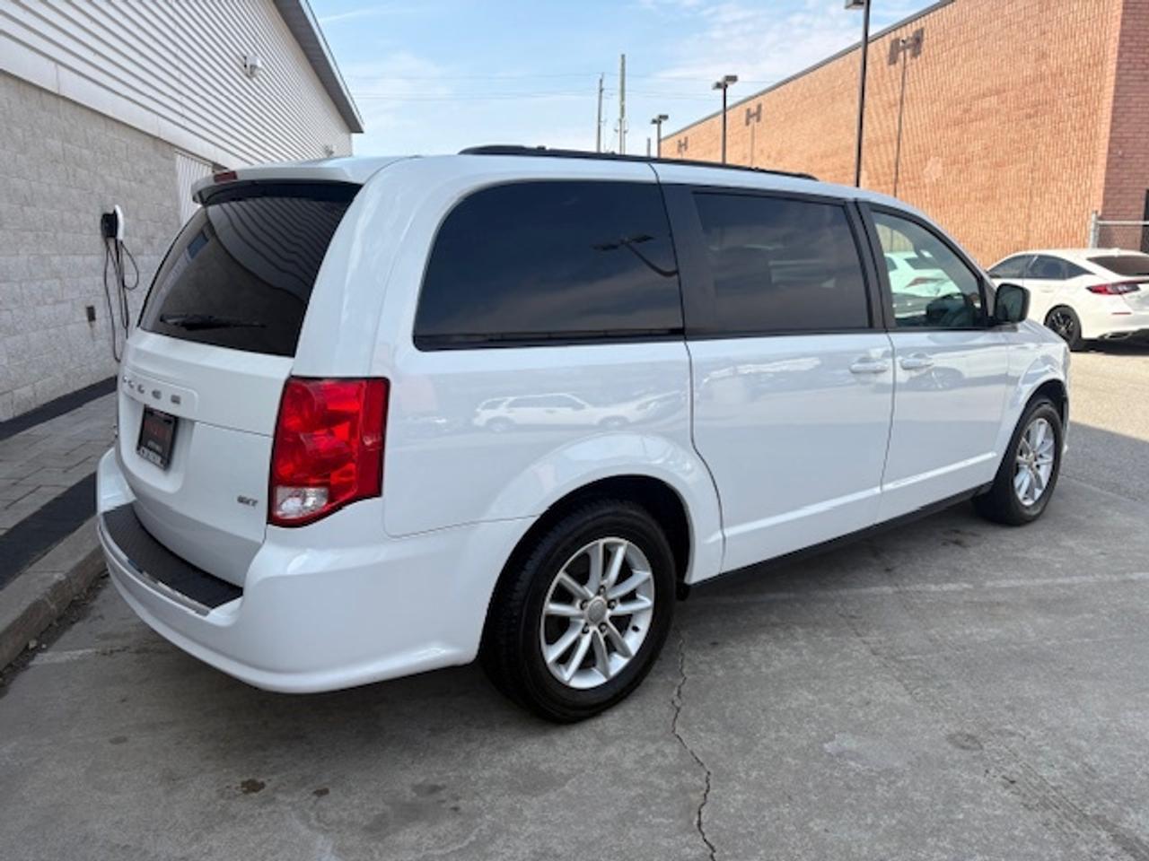 2020 Dodge Grand Caravan SXT **ONLY 46,000KM** BACK UP CAMERA-CERTIFIED! Photo4