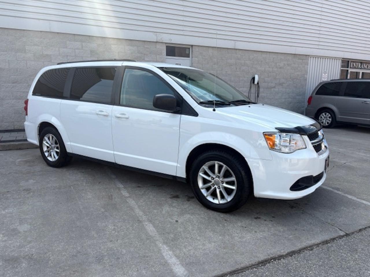 2020 Dodge Grand Caravan SXT **ONLY 46,000KM** BACK UP CAMERA-CERTIFIED! Photo