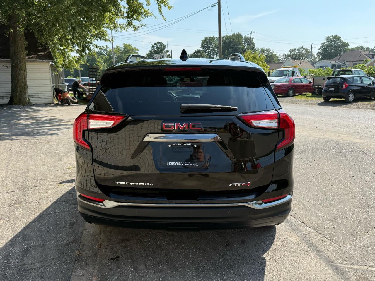 2023 GMC Terrain AT4 - Photo #4