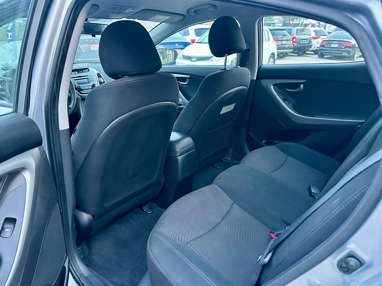 2016 Hyundai Elantra GL - Photo #10