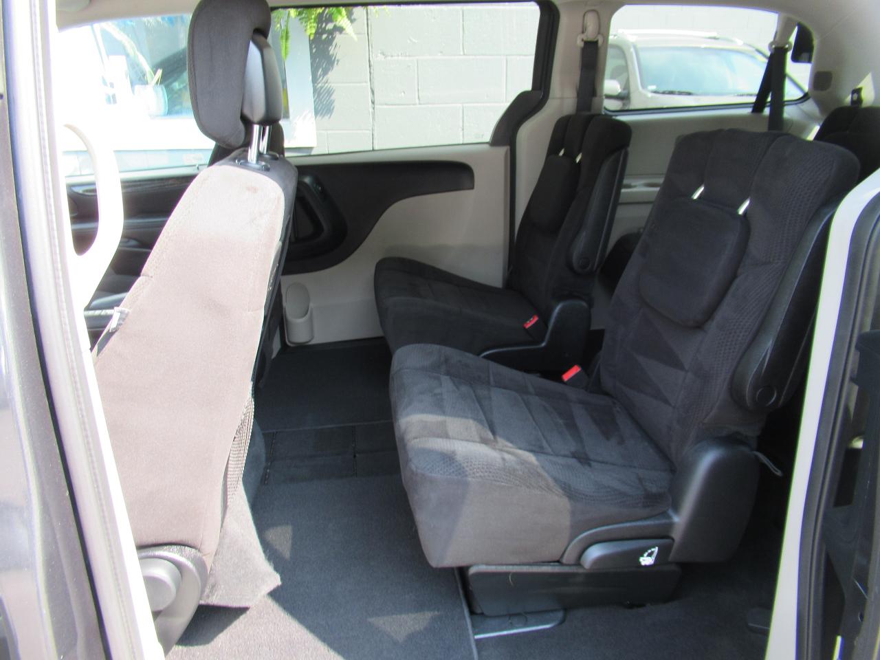 2012 Dodge Grand Caravan SXT - Photo #8