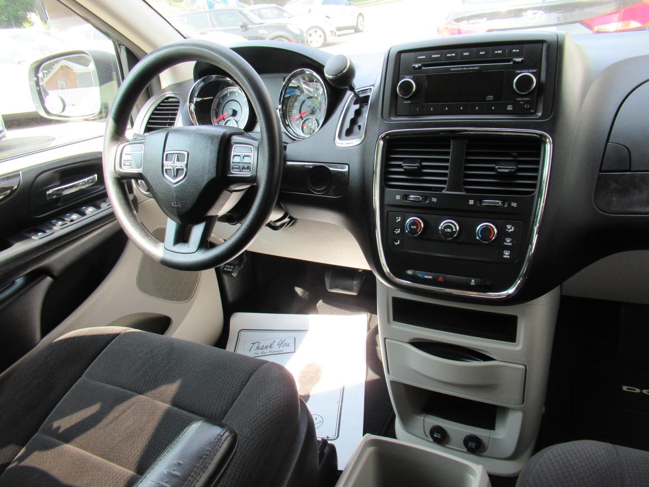 2012 Dodge Grand Caravan SXT Photo4