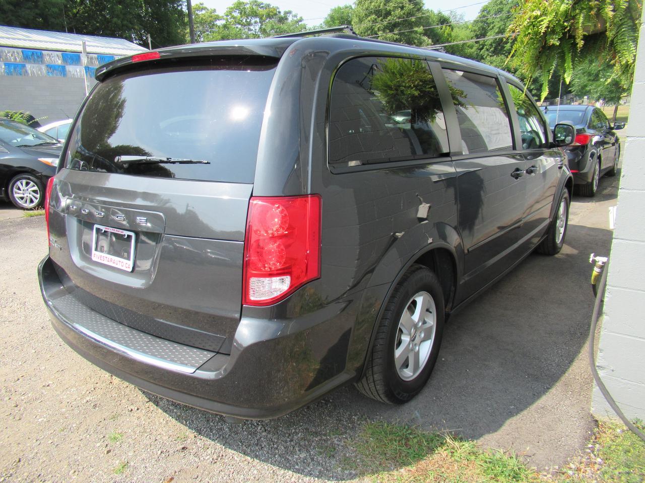 2012 Dodge Grand Caravan SXT - Photo #4