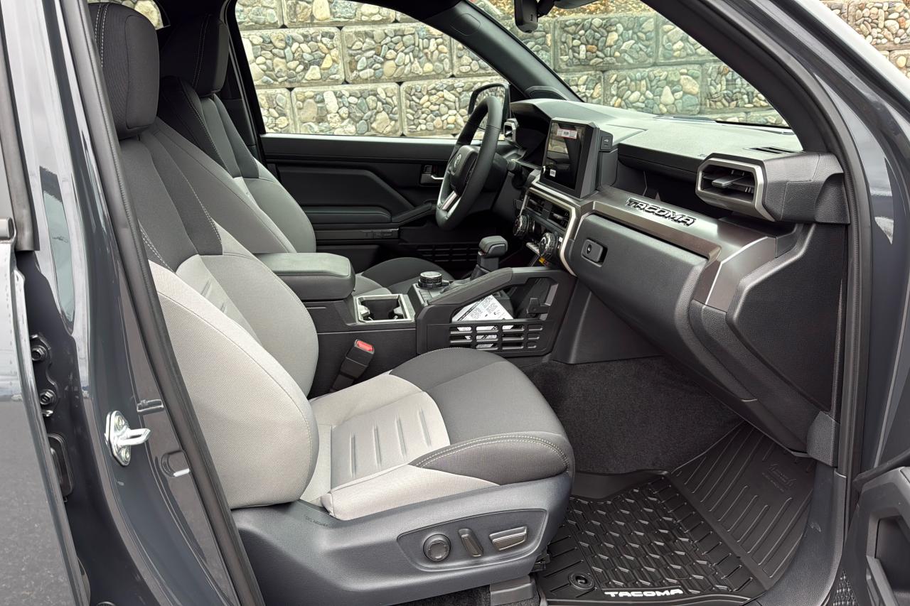 2025 Toyota Tacoma Double Cab AT TRD SPORT + Photo