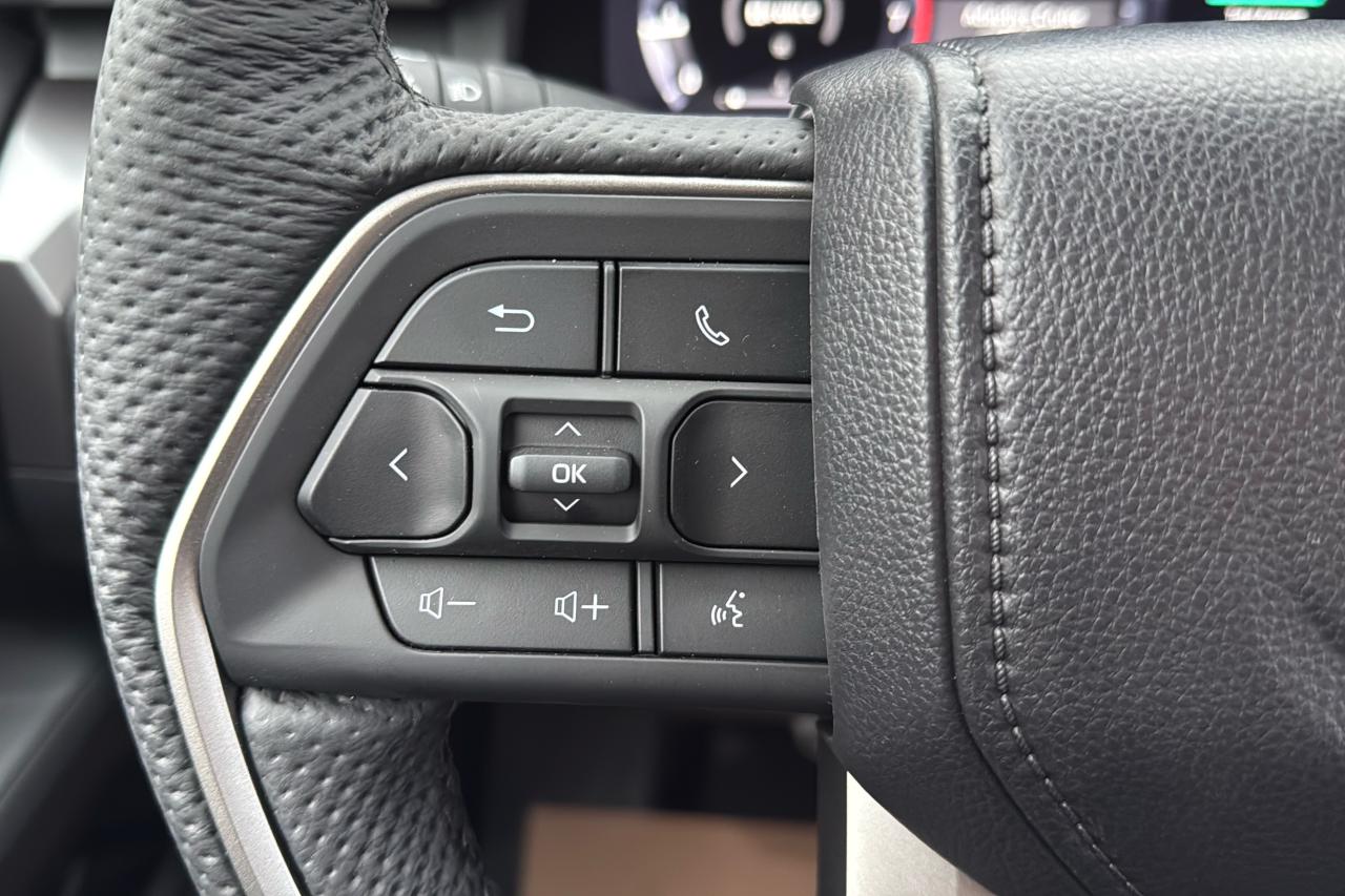 2025 Toyota Tacoma Double Cab AT TRD SPORT + Photo