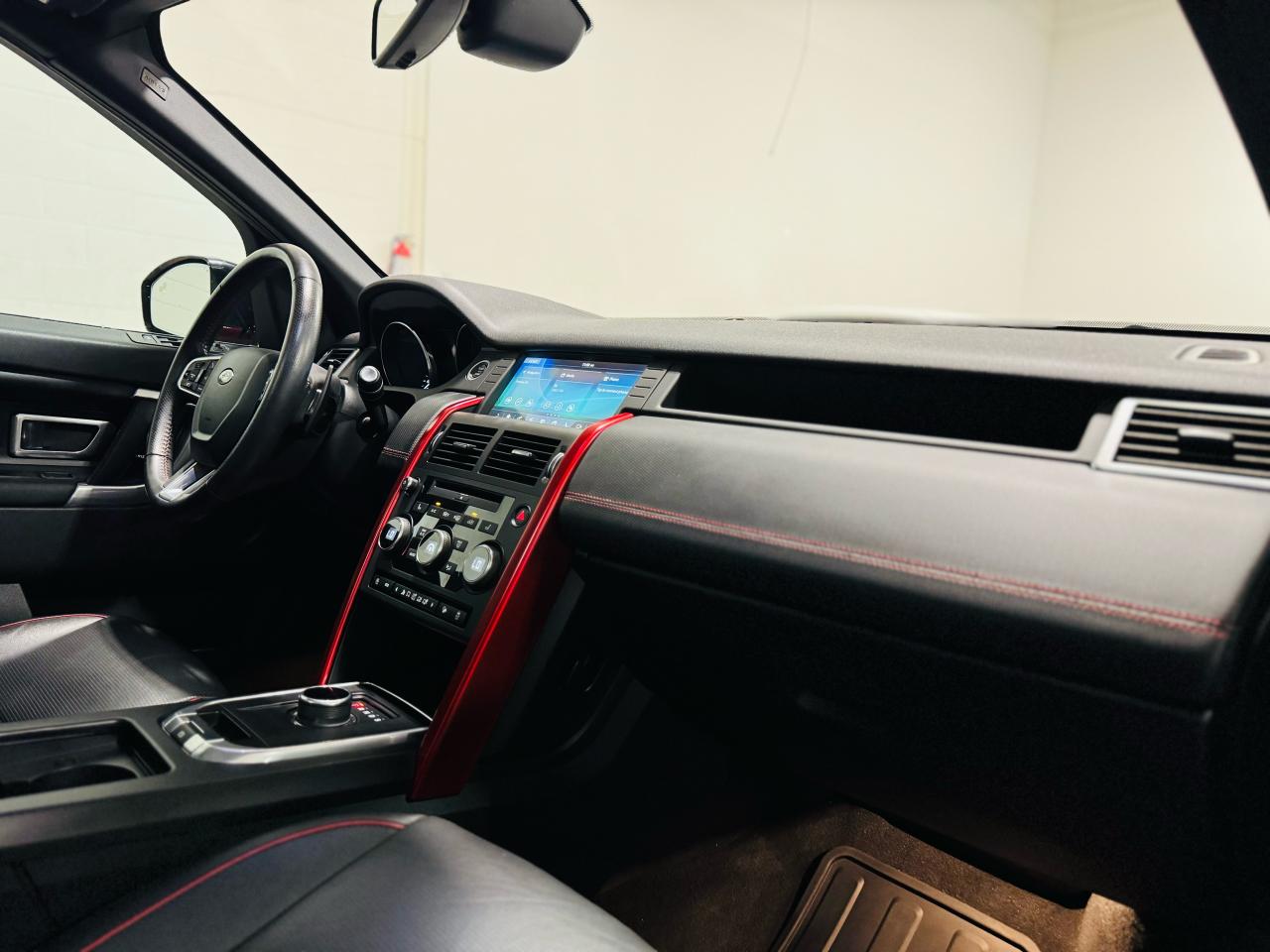 2018 Land Rover Discovery Sport HSE LUXURY - Photo #23