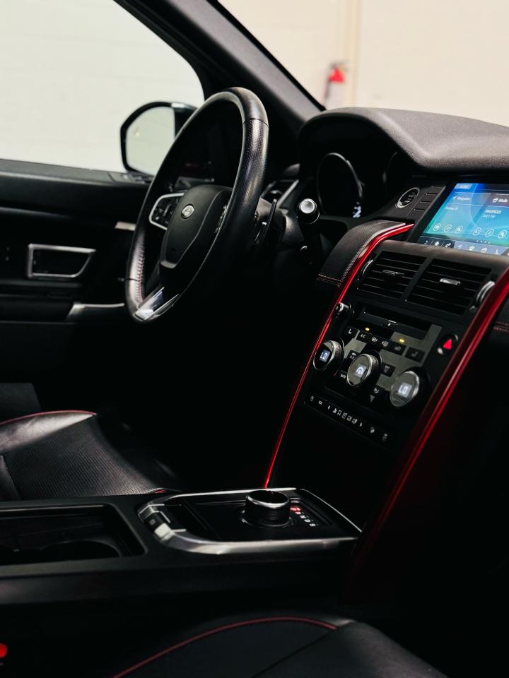 2018 Land Rover Discovery Sport HSE LUXURY - Photo #22