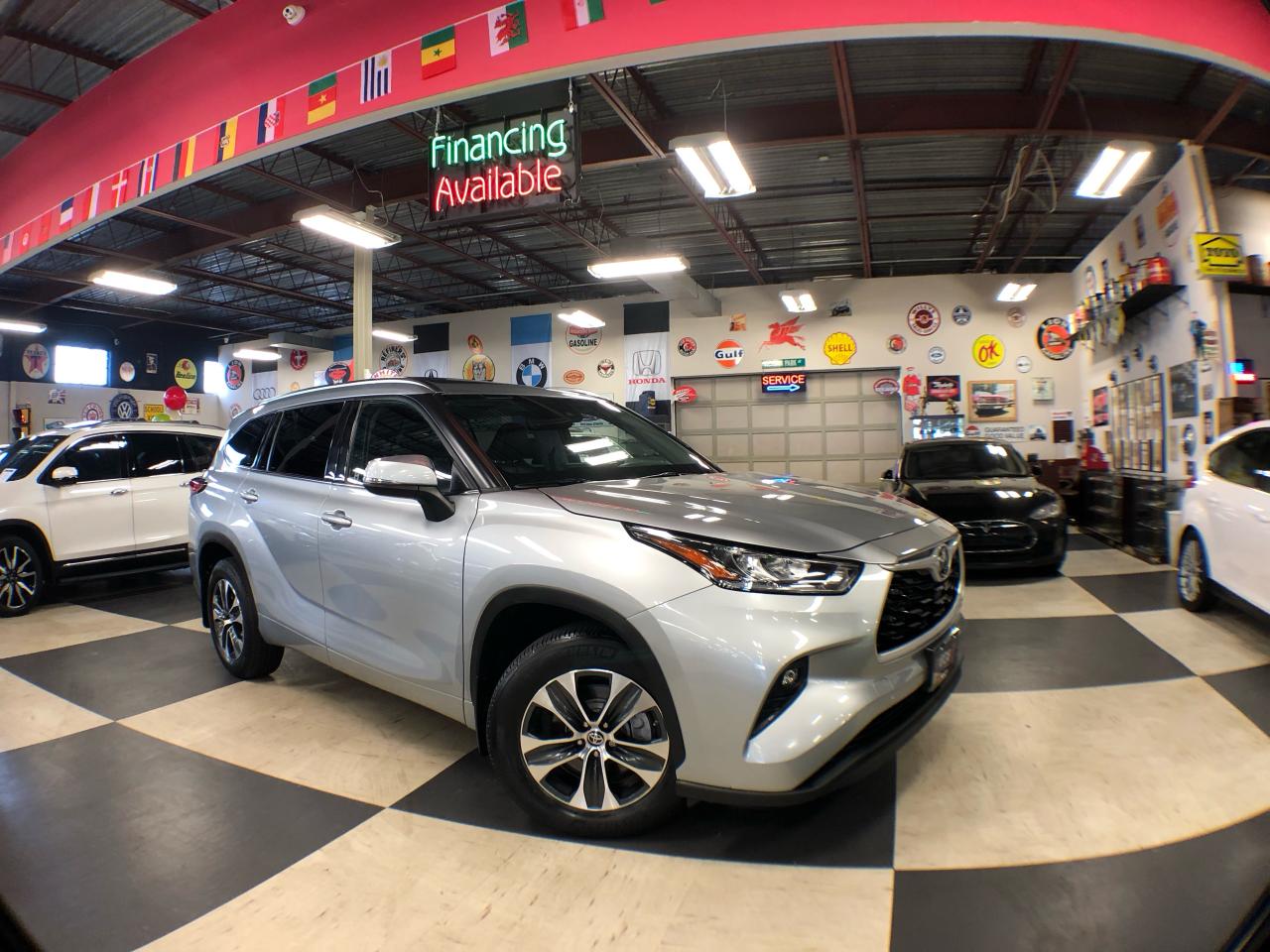 Used 2021 Toyota Highlander XLE AWD 7 PASS LEATHER SUNROOF NAV B/SPOT CAMERA for sale in North York, ON
