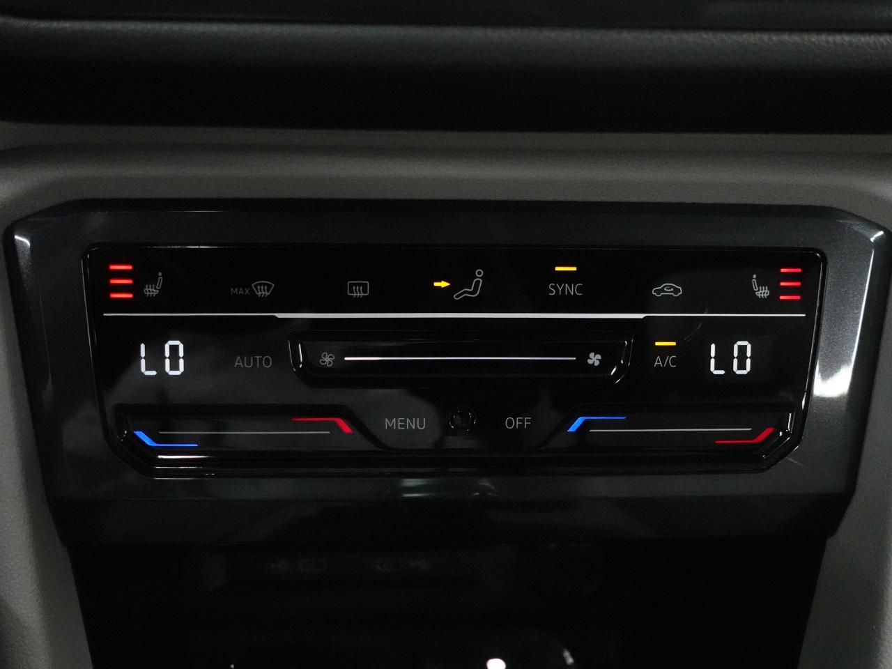 2022 Volkswagen Tiguan R-LINE | AWD | Nav | Leather | Pano roof | CarPlay