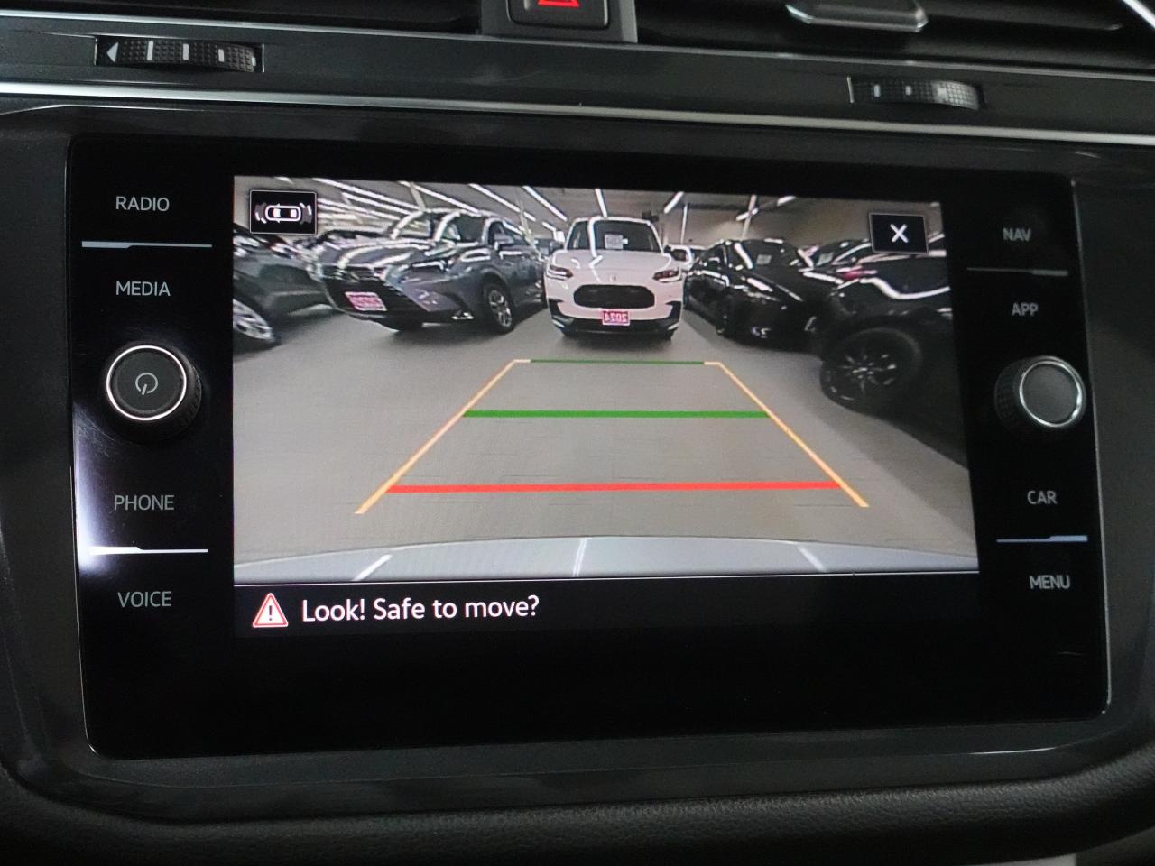 2022 Volkswagen Tiguan R-LINE | AWD | Nav | Leather | Pano roof | CarPlay