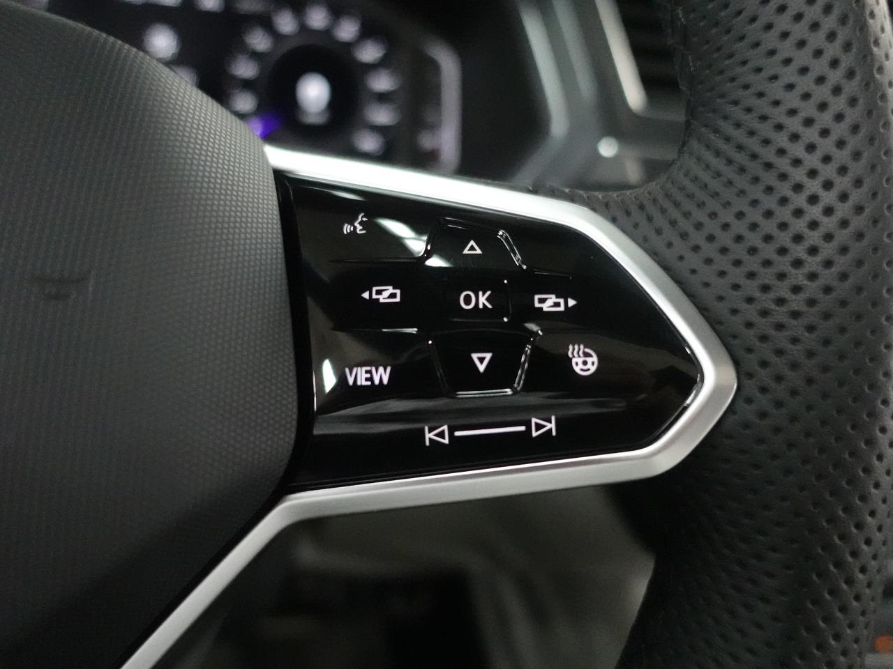 2022 Volkswagen Tiguan R-LINE | AWD | Nav | Leather | Pano roof | CarPlay