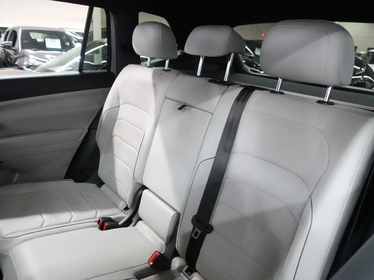 2022 Volkswagen Tiguan R-LINE | AWD | Nav | Leather | Pano roof | CarPlay