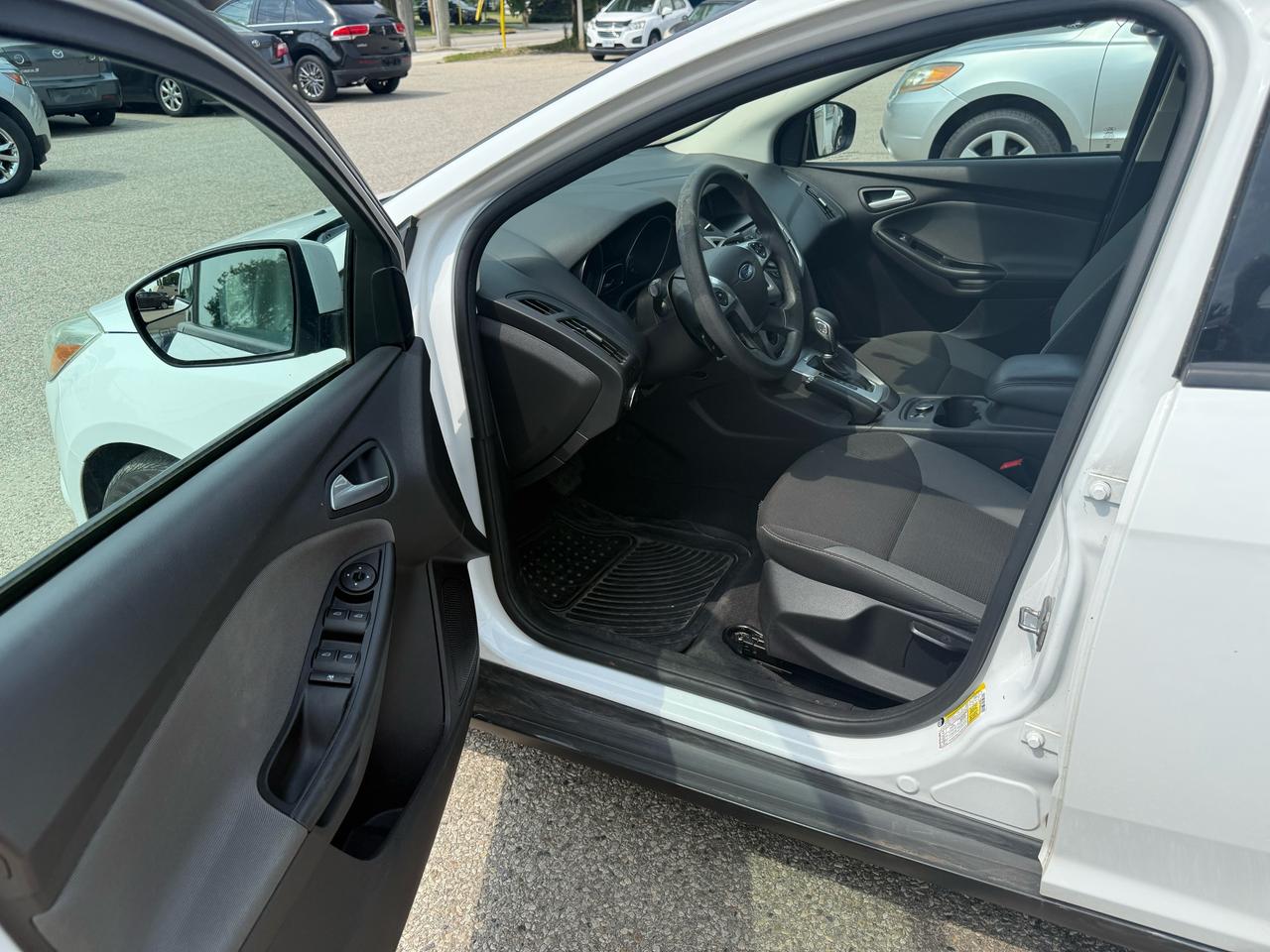 2014 Ford Focus SE Photo