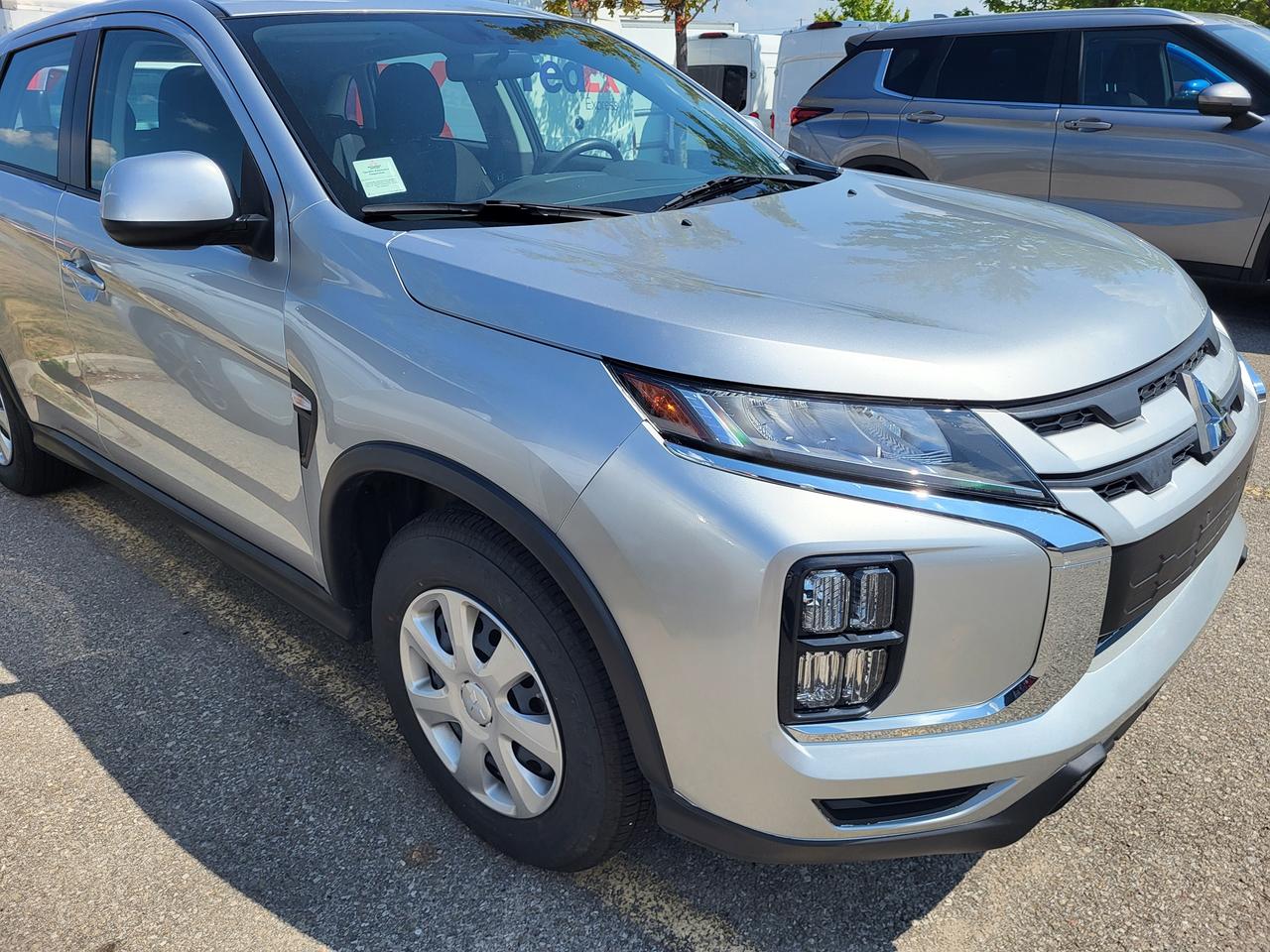 2023 Mitsubishi RVR ES Photo