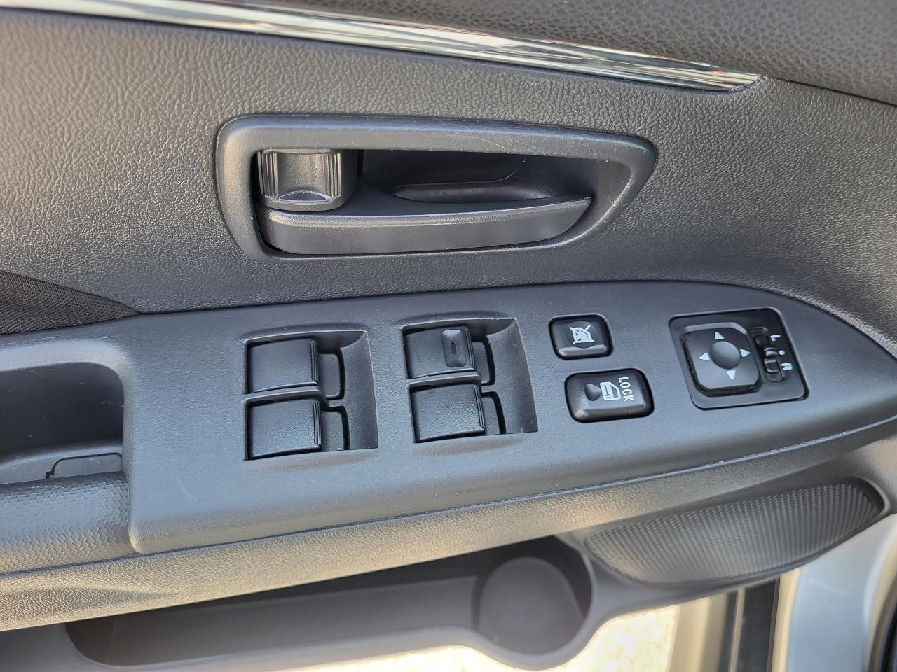 2023 Mitsubishi RVR ES Photo