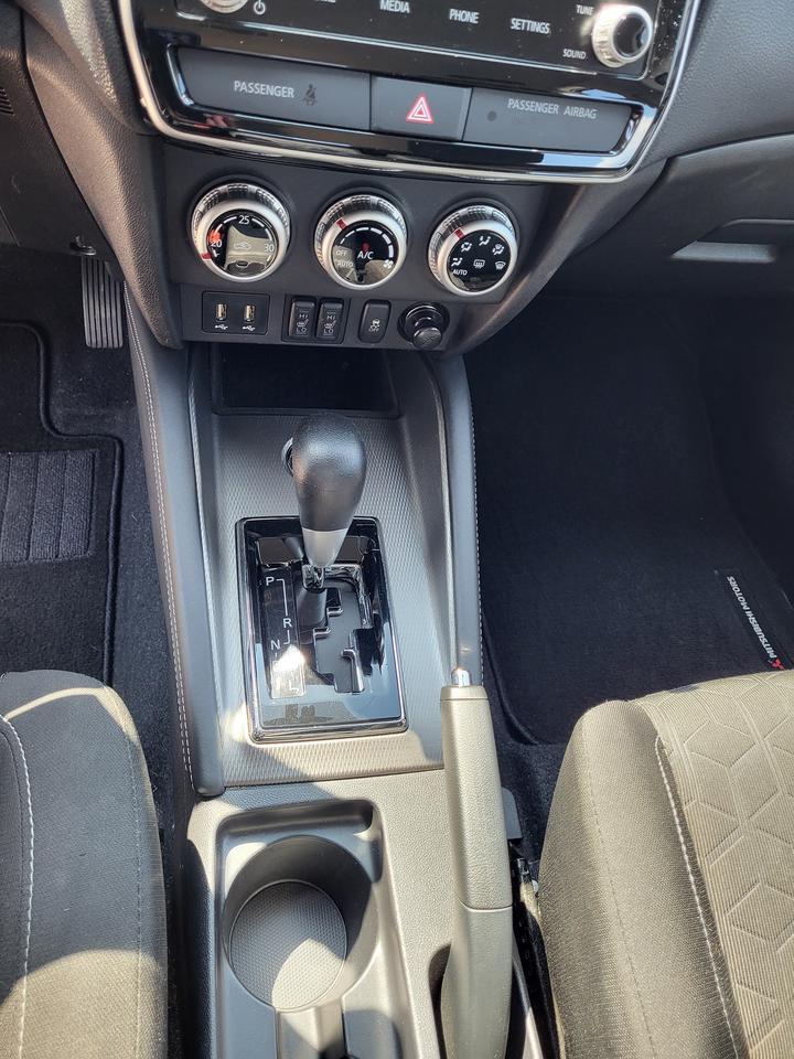 2023 Mitsubishi RVR ES Photo