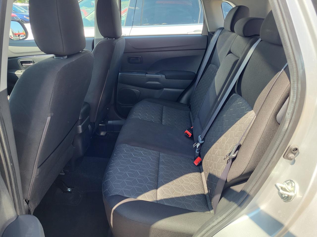 2023 Mitsubishi RVR ES Photo