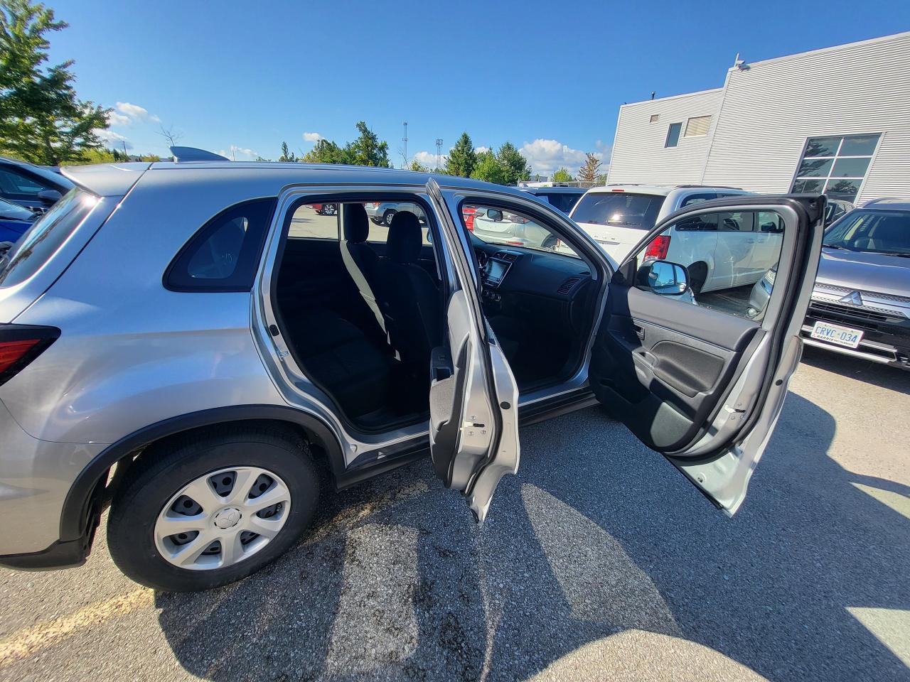 2023 Mitsubishi RVR ES Photo