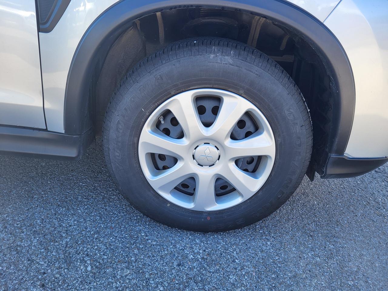 2023 Mitsubishi RVR ES Photo