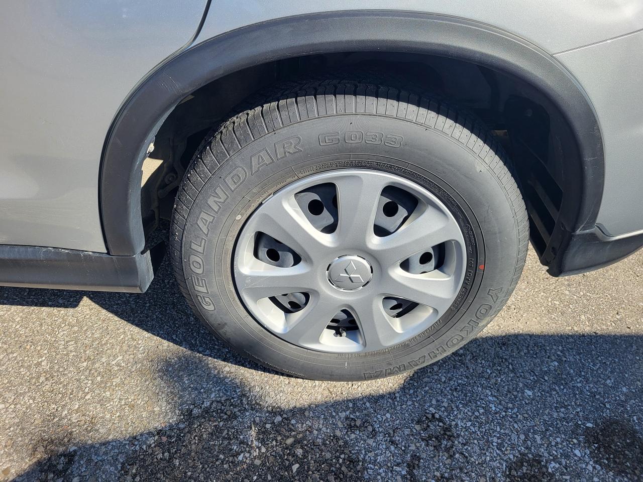 2023 Mitsubishi RVR ES Photo