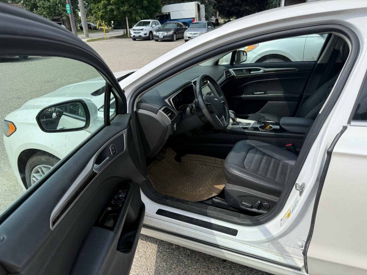 2016 Ford Fusion SE Photo