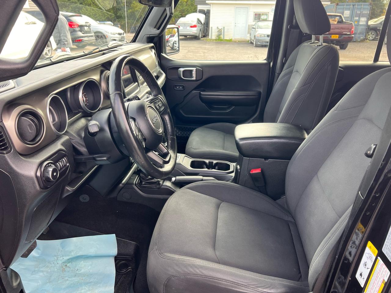 2018 Jeep Wrangler SPORT Photo12