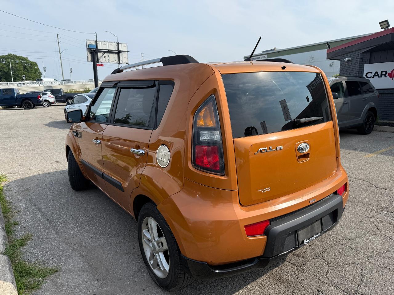 2011 Kia Soul 2u / AUTO / AC / YOU SAFETY YOU SAVE - Photo #2