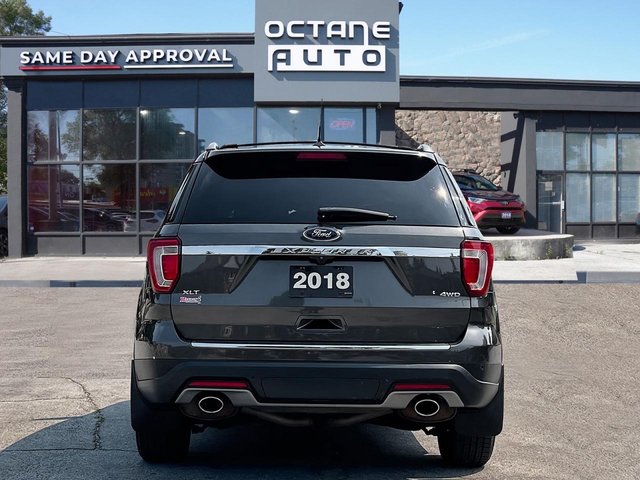 2018 Ford Explorer XLT 4WD - Photo #4