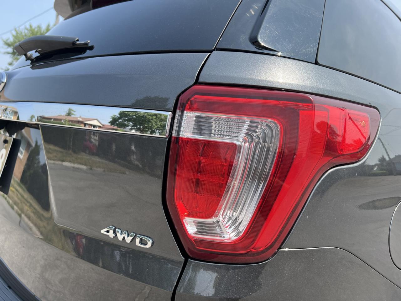 2018 Ford Explorer XLT 4WD - Photo #7