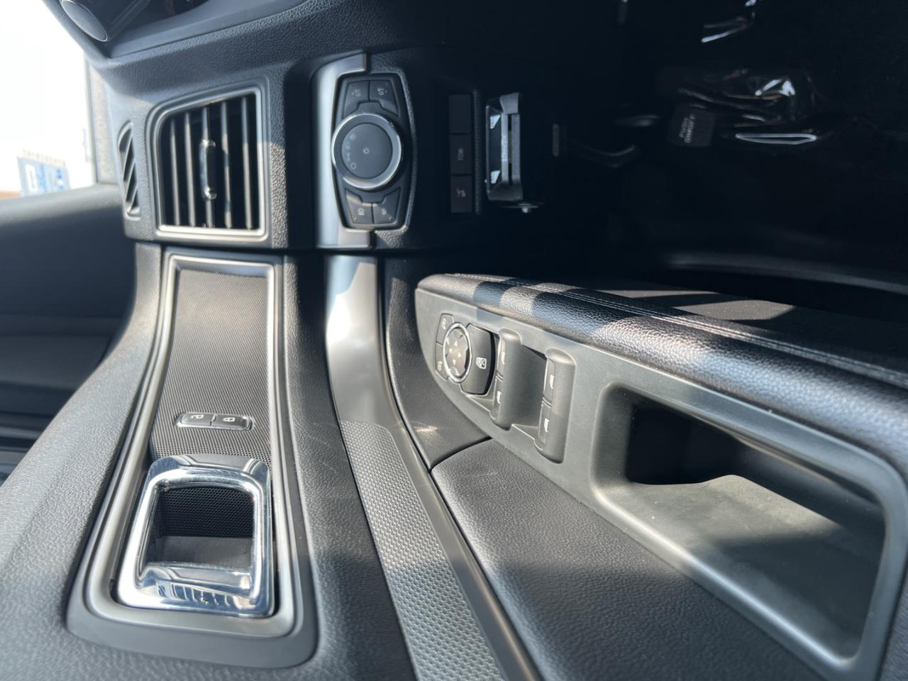 2018 Ford Explorer XLT 4WD - Photo #21