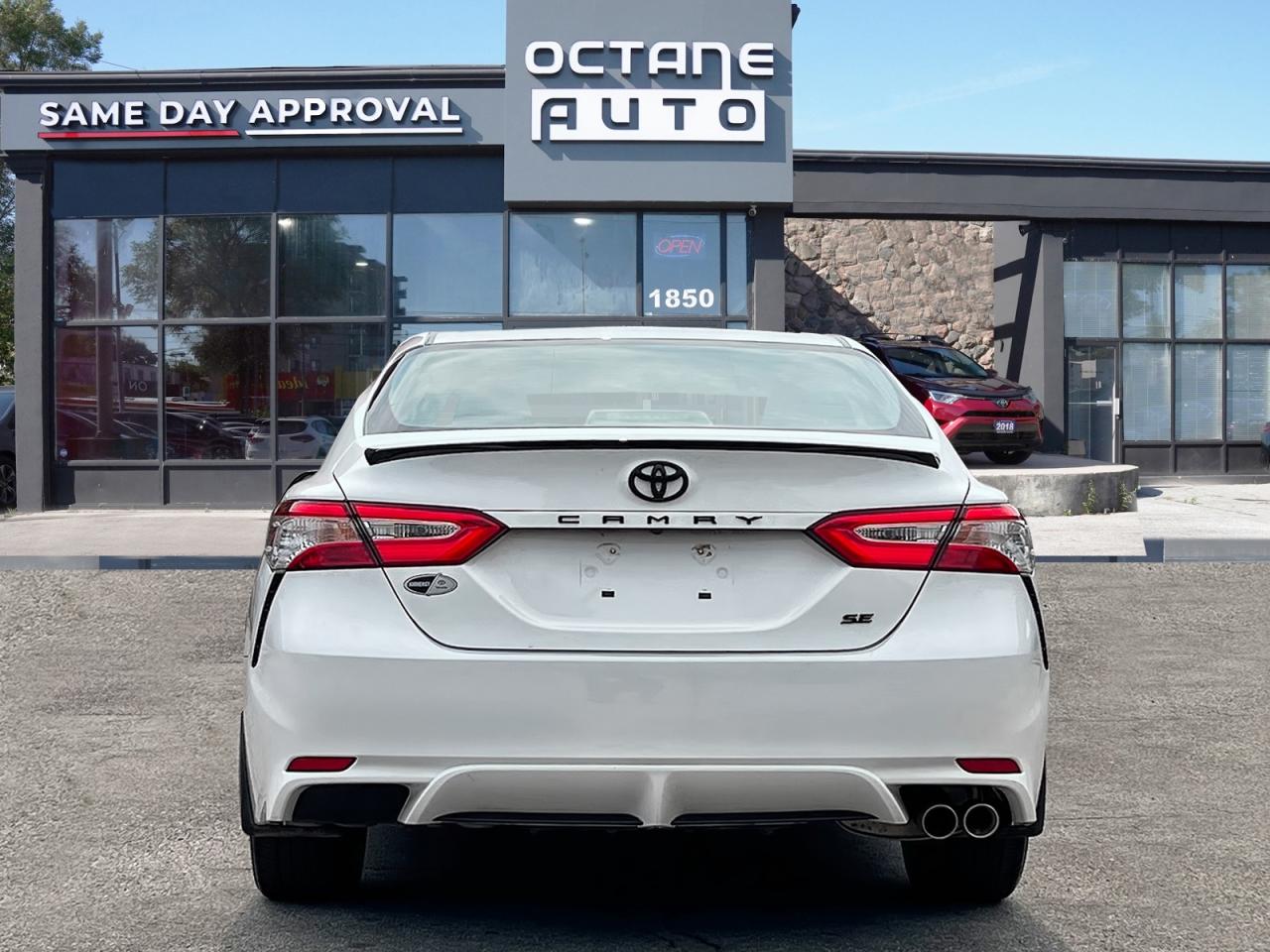 2020 Toyota Camry SE - Photo #5