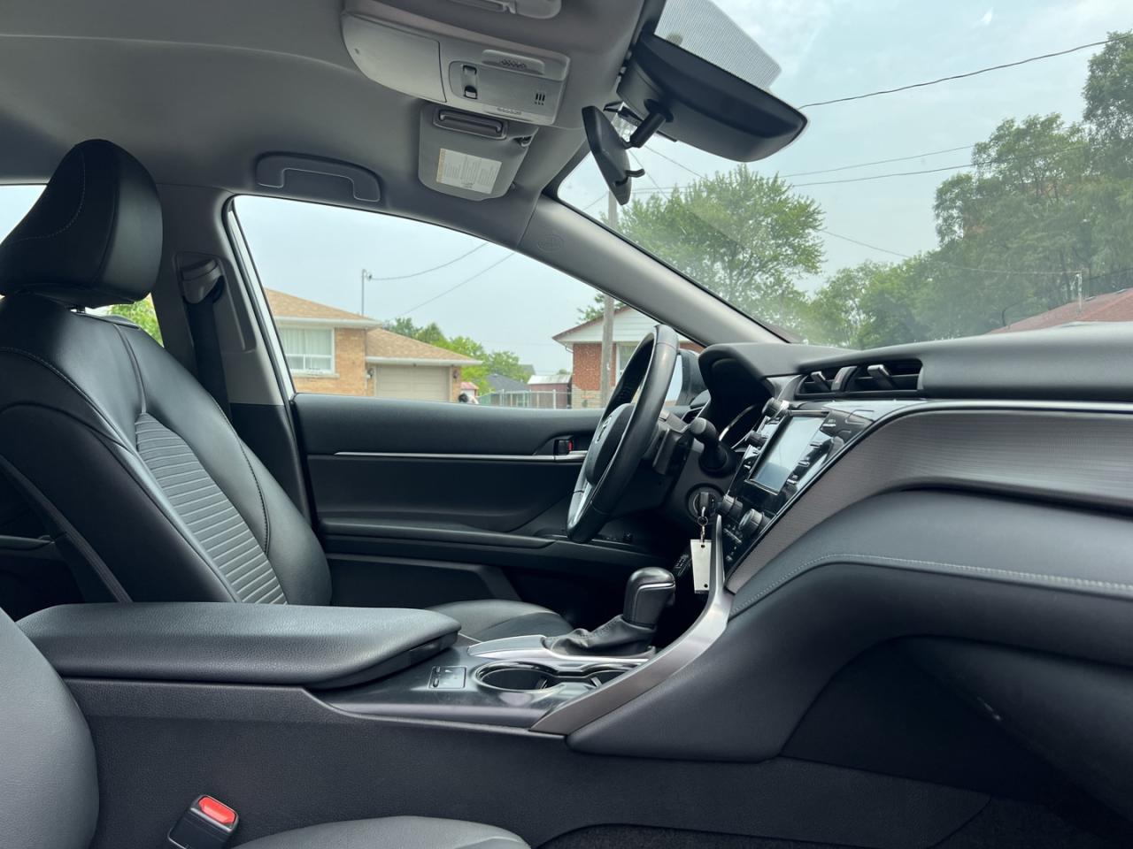 2020 Toyota Camry SE - Photo #13