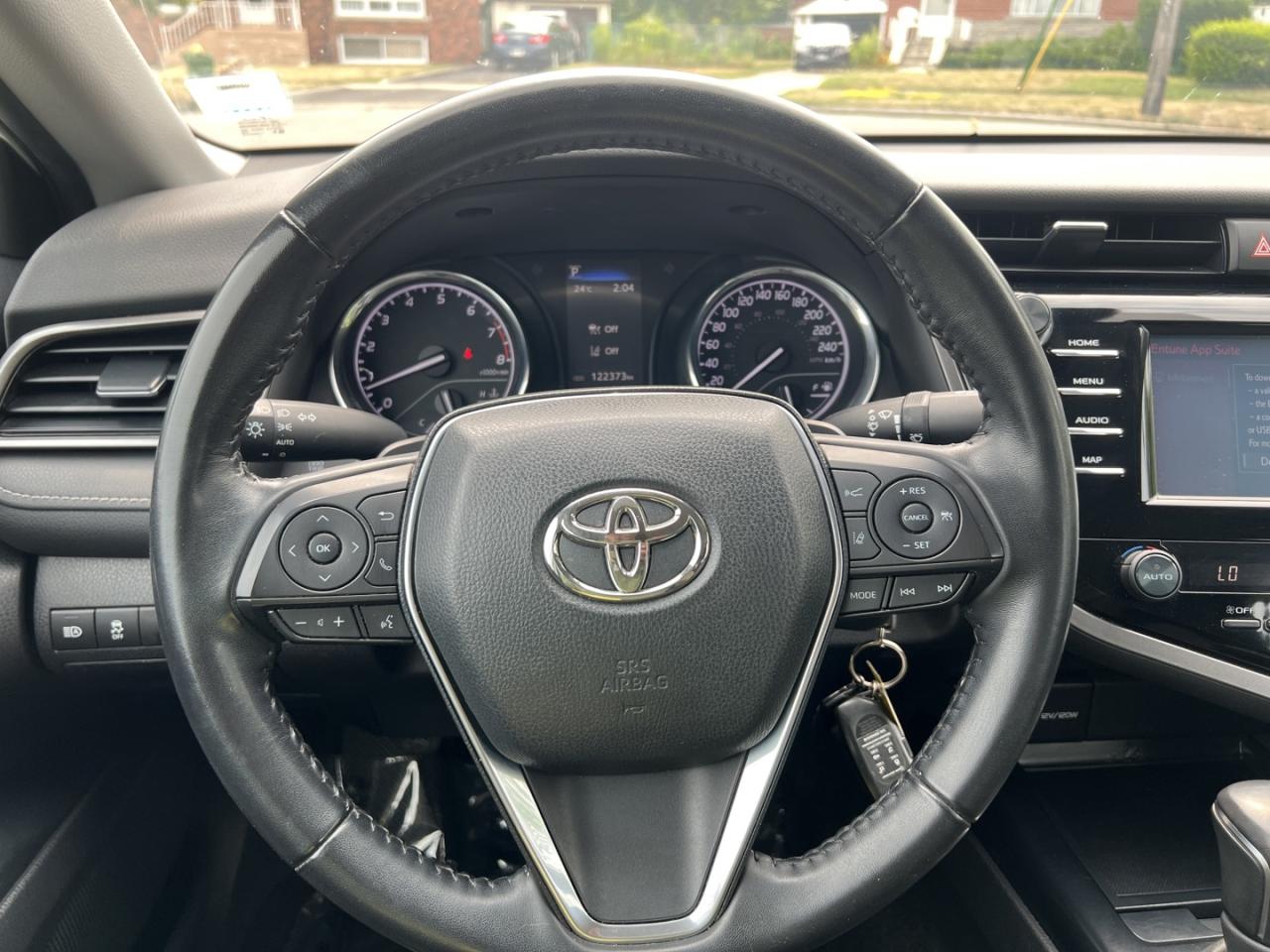 2020 Toyota Camry SE - Photo #18