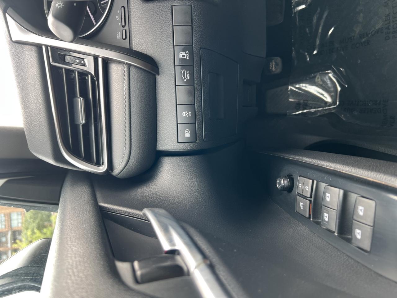 2020 Toyota Camry SE - Photo #23