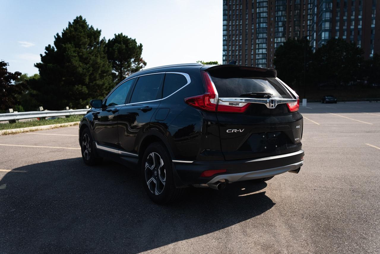 2017 Honda CR-V Touring - Photo #6